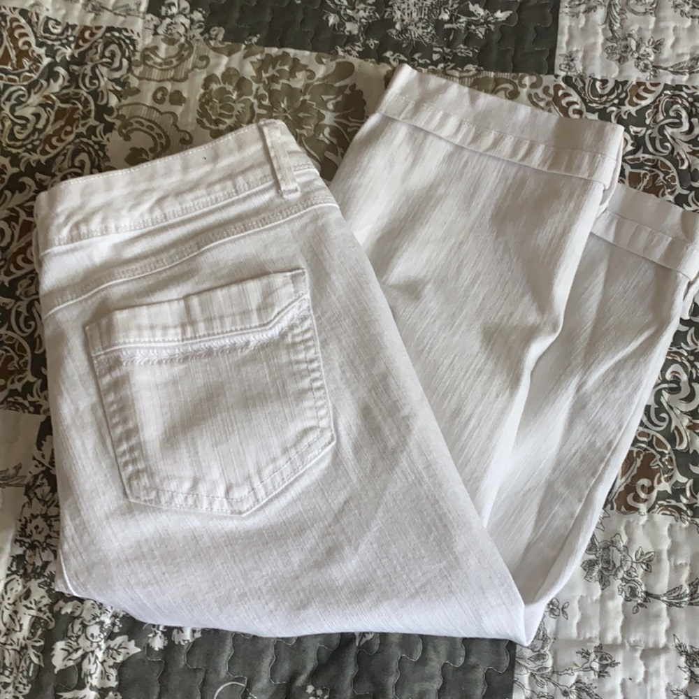 GLORIA VANDERBILT Skimmer Capris - Picture 3 of 10